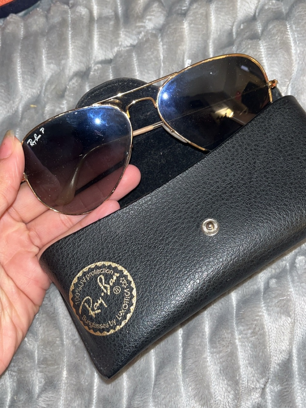 Ray-Ban unisex black Pebbled Leather Sunglasses Pouch with Gold Logo with case